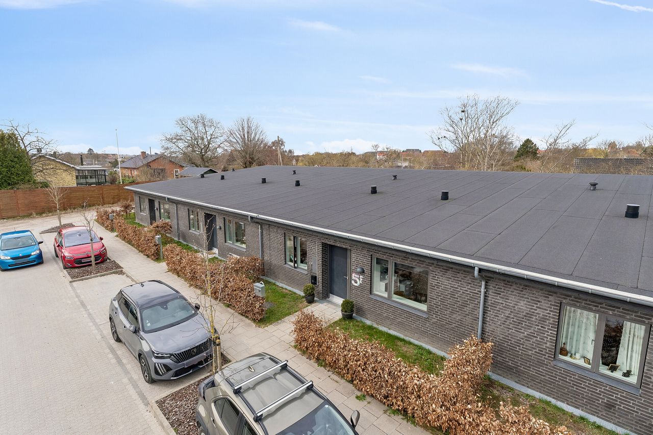 image 02